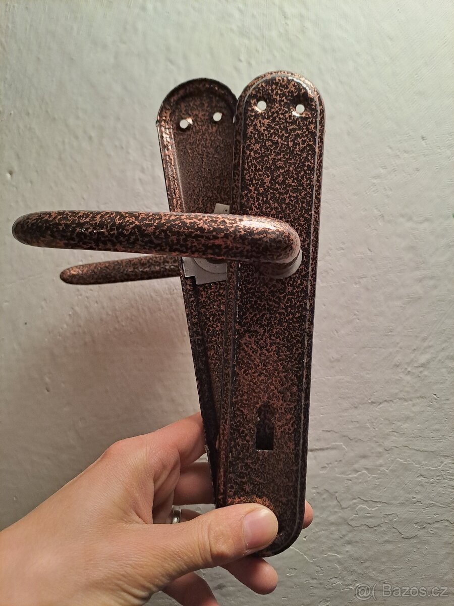 Štítové kování zlatá,bílé, hnědé, antik - 7