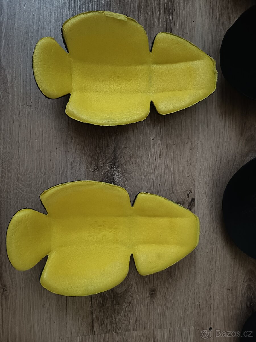 Chrániče kolen a kyčlí a ramen - 7