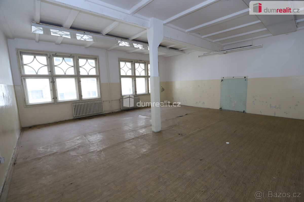 Bývalá škola dechových hudebních nástrojů v Kraslicích - 7