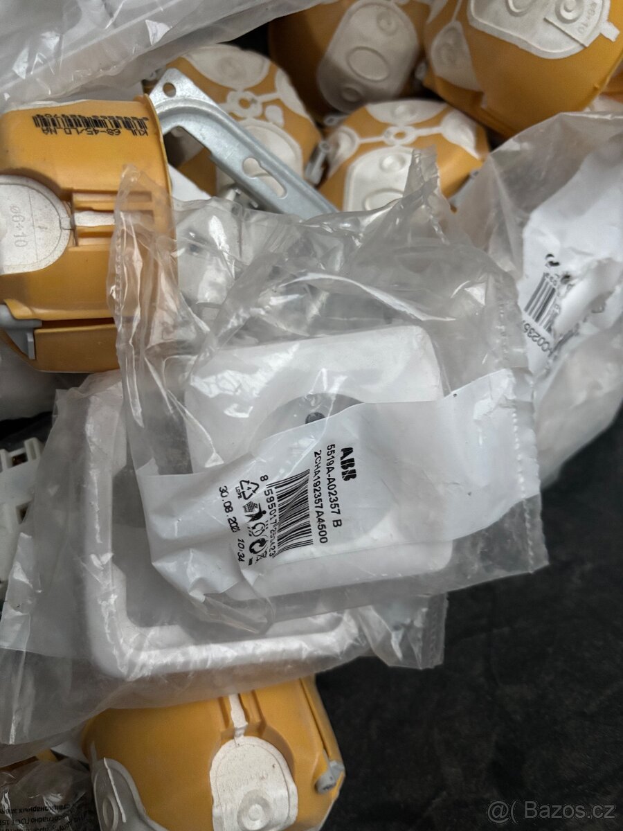 Rozvaděč,kabely,jističe,vypínače ,zásuvky NOVÉ - 7