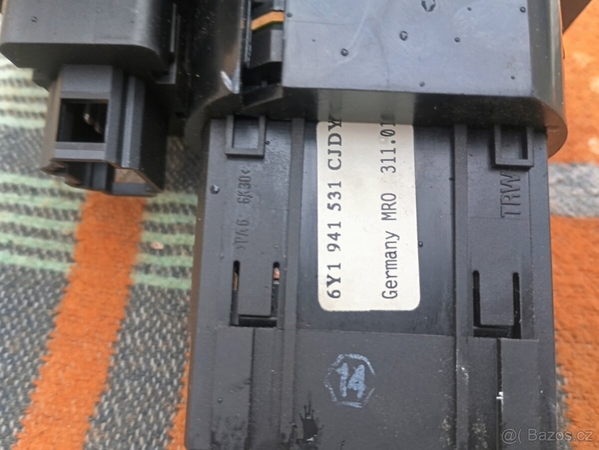 Prodám přepínač světel Fabia 1 - 7