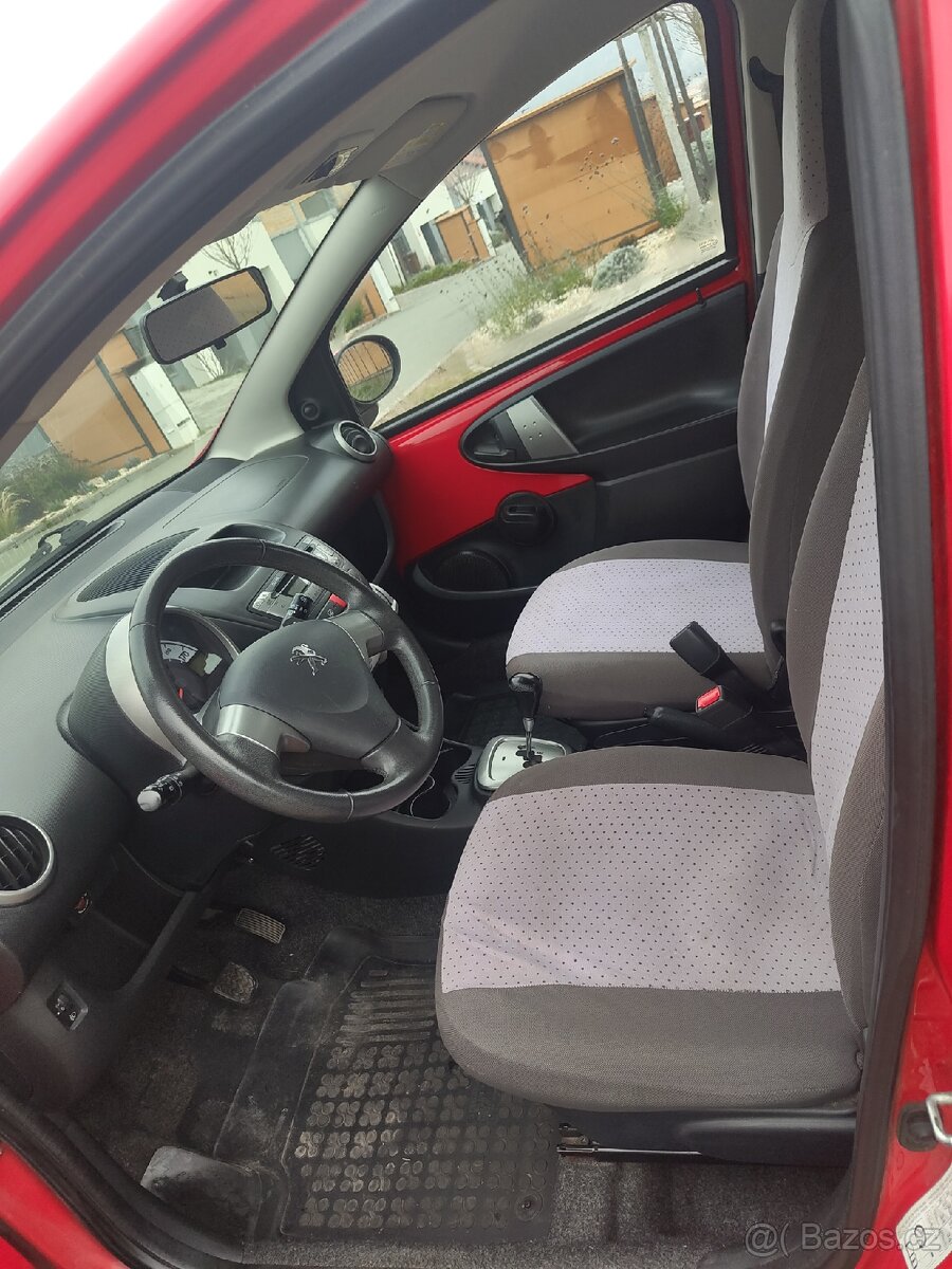 Peugeot 107 1.0 - 7