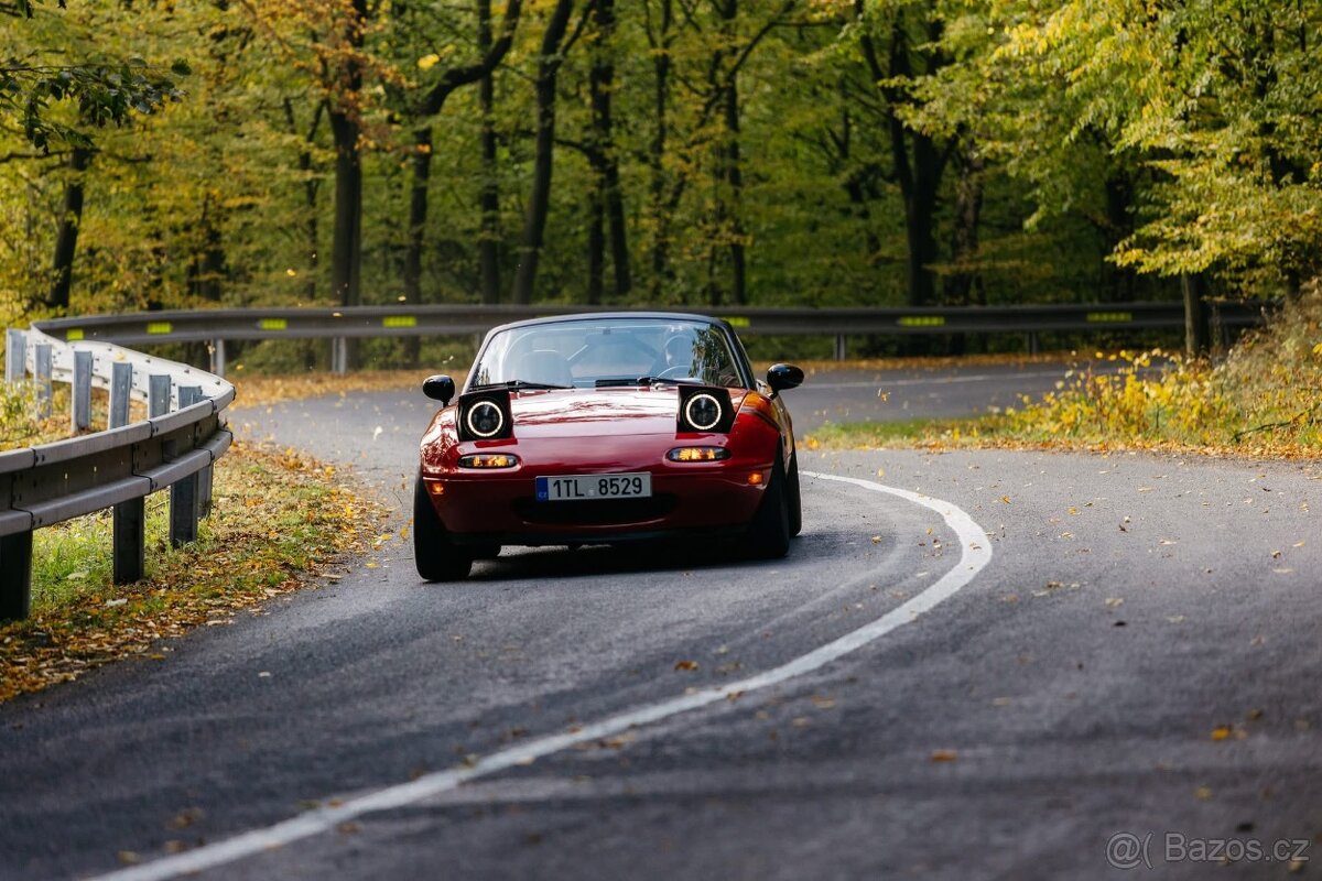 Mazda MX-5 NA - 7