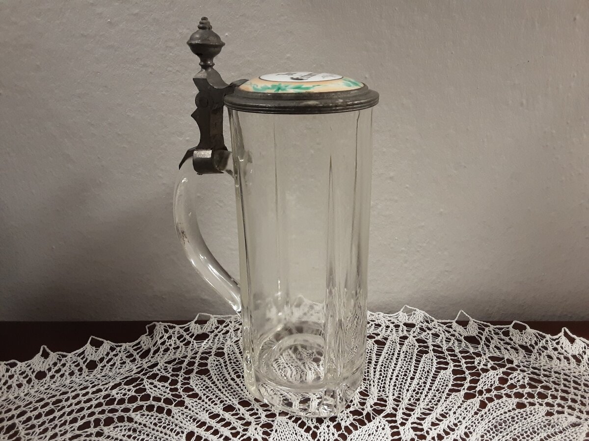 Starožitný půllitr s porc. víčkem - 7