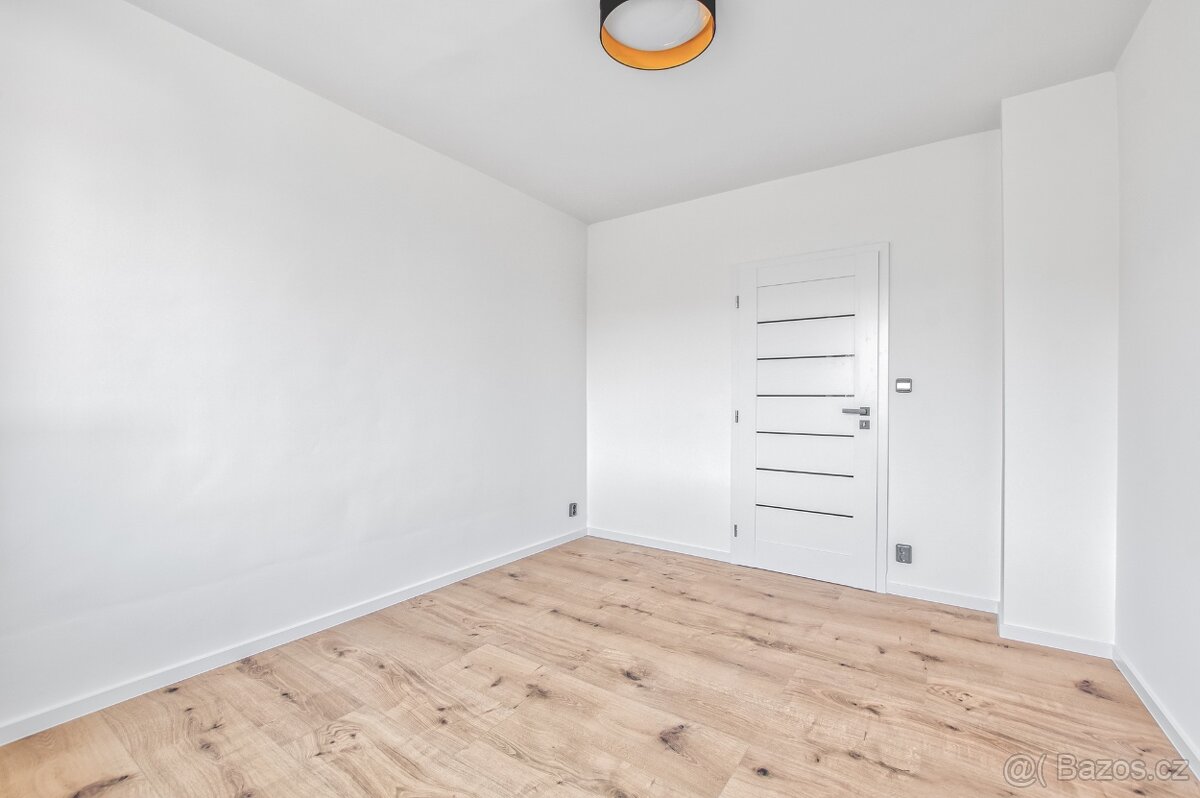 Prodej prostorného bytu 3+1 v Ostravici s pozemkem 950 m2 - 7