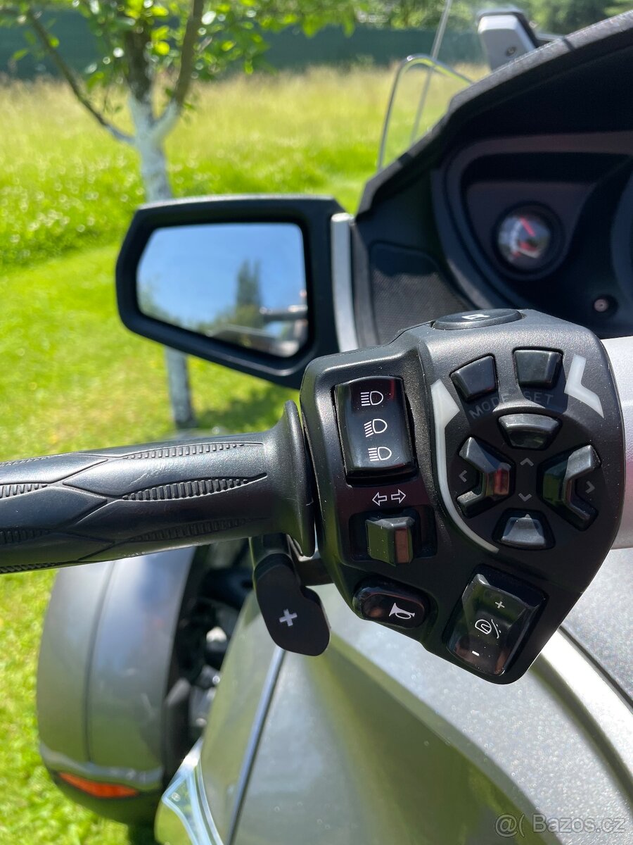 Can-Am Spyder 990 RT - 7