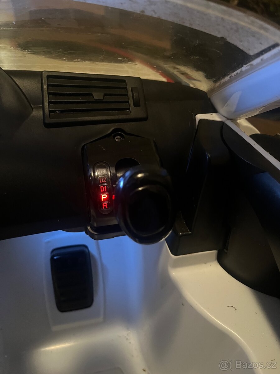 Elektrické auto BMW M6 GT - 7