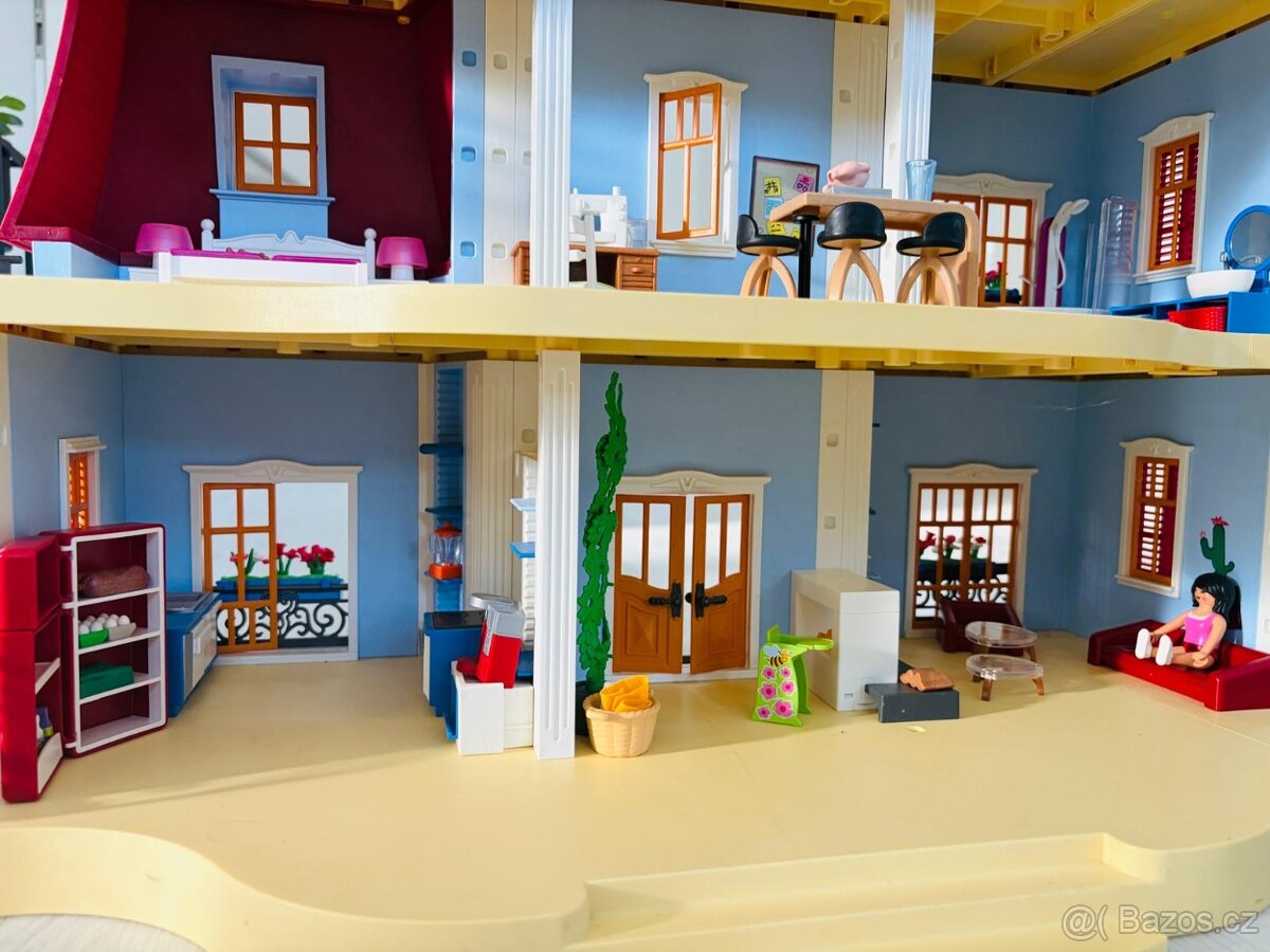 Domeček Playmobil s vybavením - 7