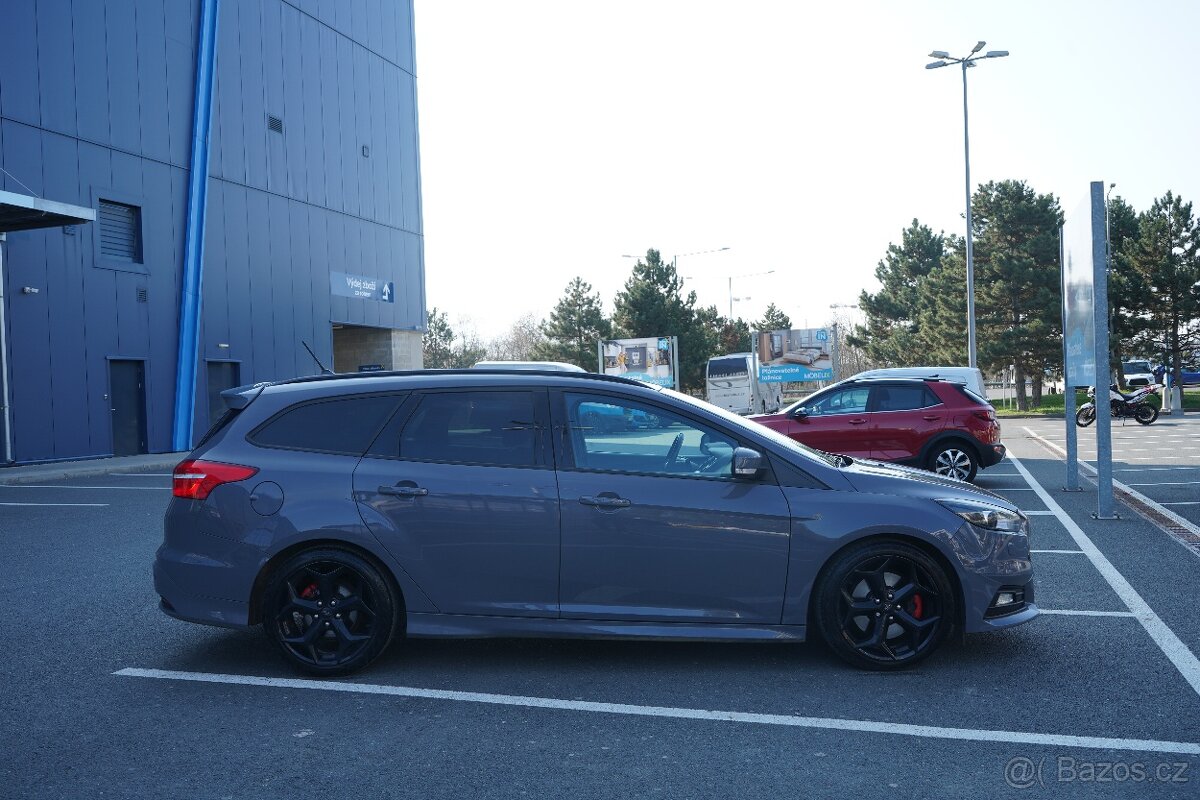 Ford Focus ST 2.0 EcoBoost 184kW - 7