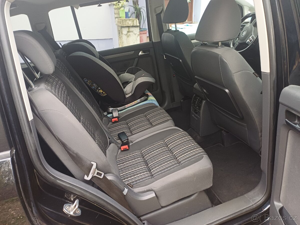 Prodám VW Touran Cross - 7