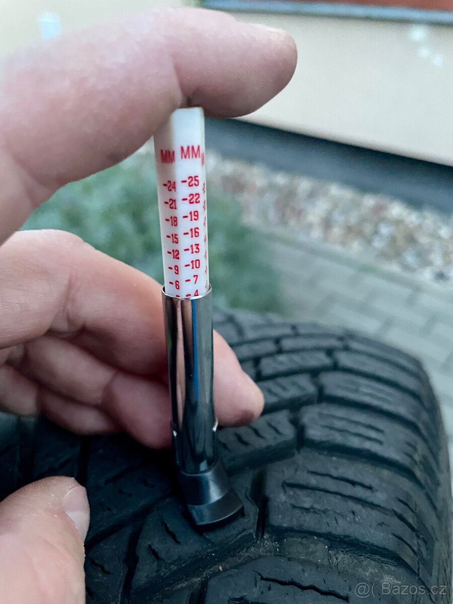 Plechova kola R14 se zimními pneu Continental 165/70 - 7