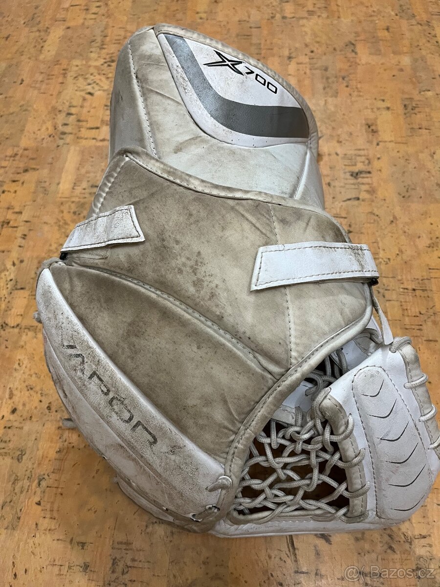 hokejová brankářská lapačka značky Bauer, model Vapor X700. - 7