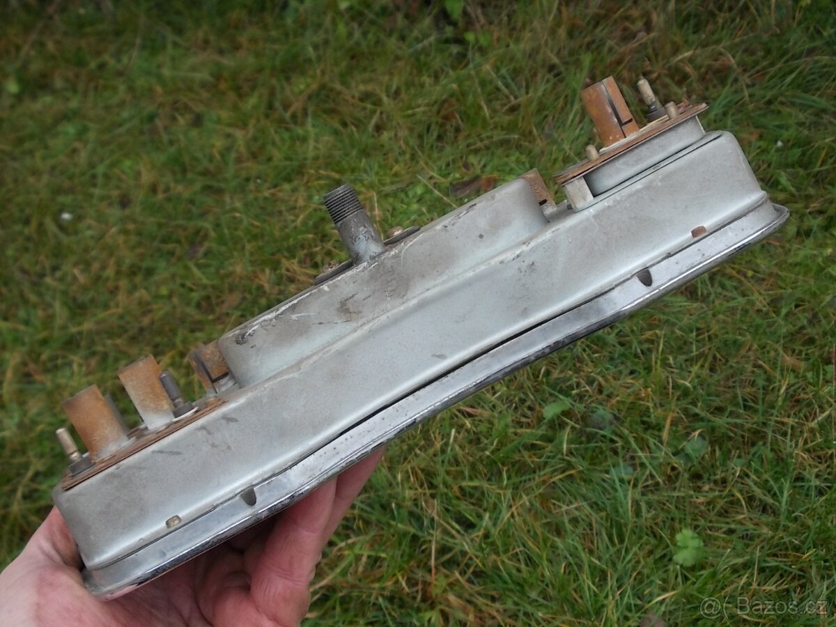 TACHOMETR PALUBNÍ DESKA AUTO VETERÁN - 7