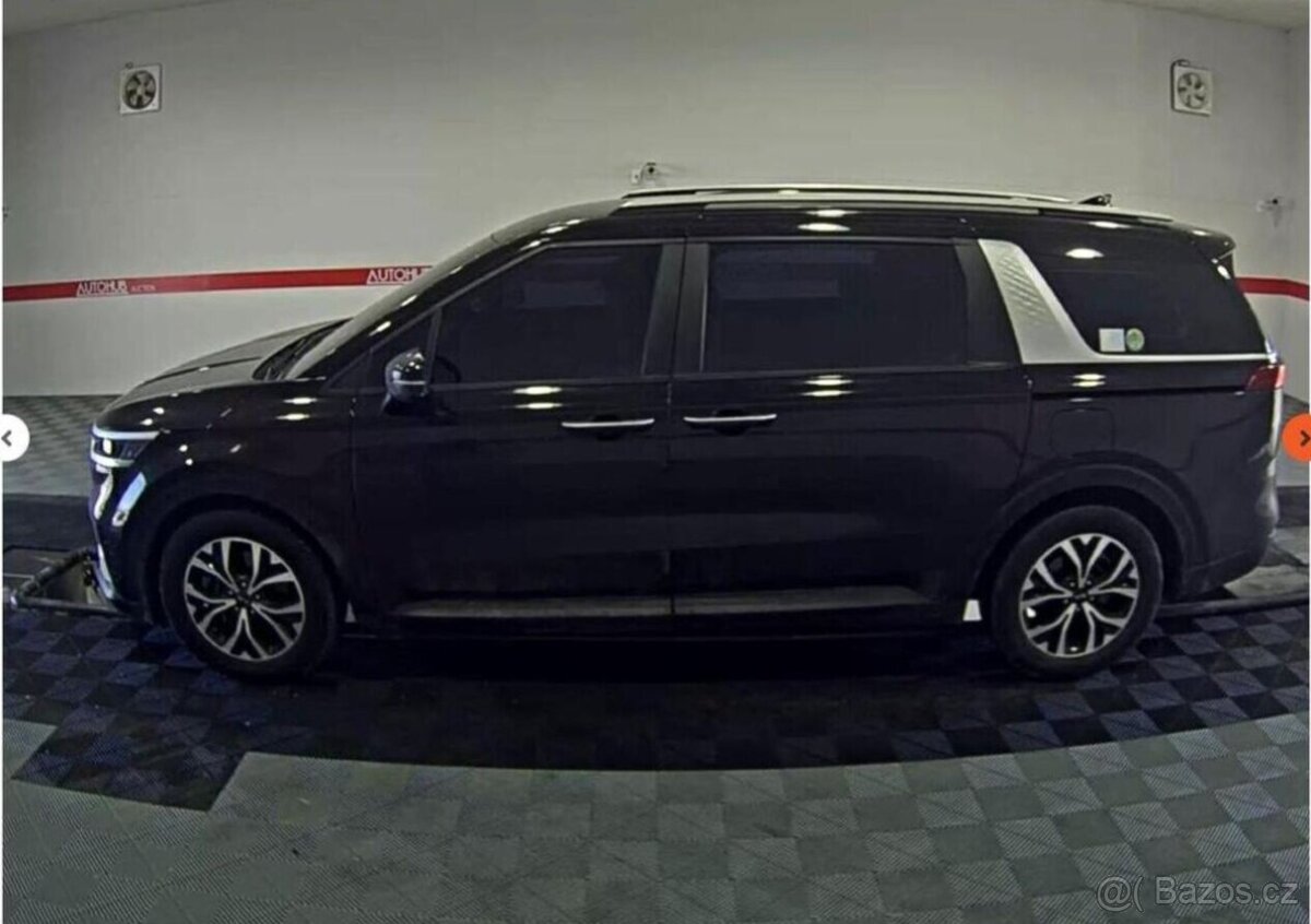 Kia Carnival 2.2-9 MÍST-VŮZ NA CESTĚ - 7