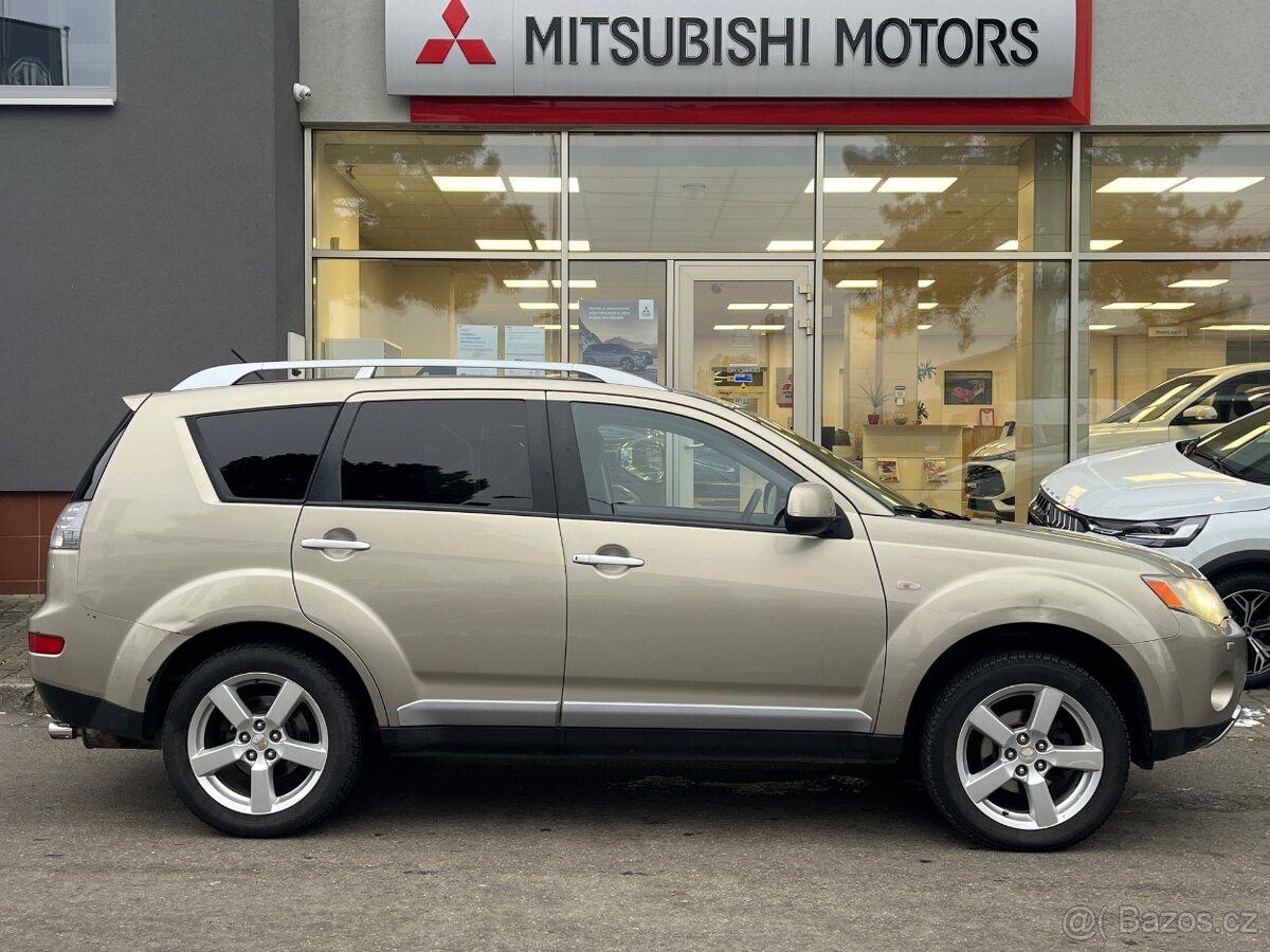 Mitsubishi Outlander 2,0 DI-D Intense plus 4WD - 7