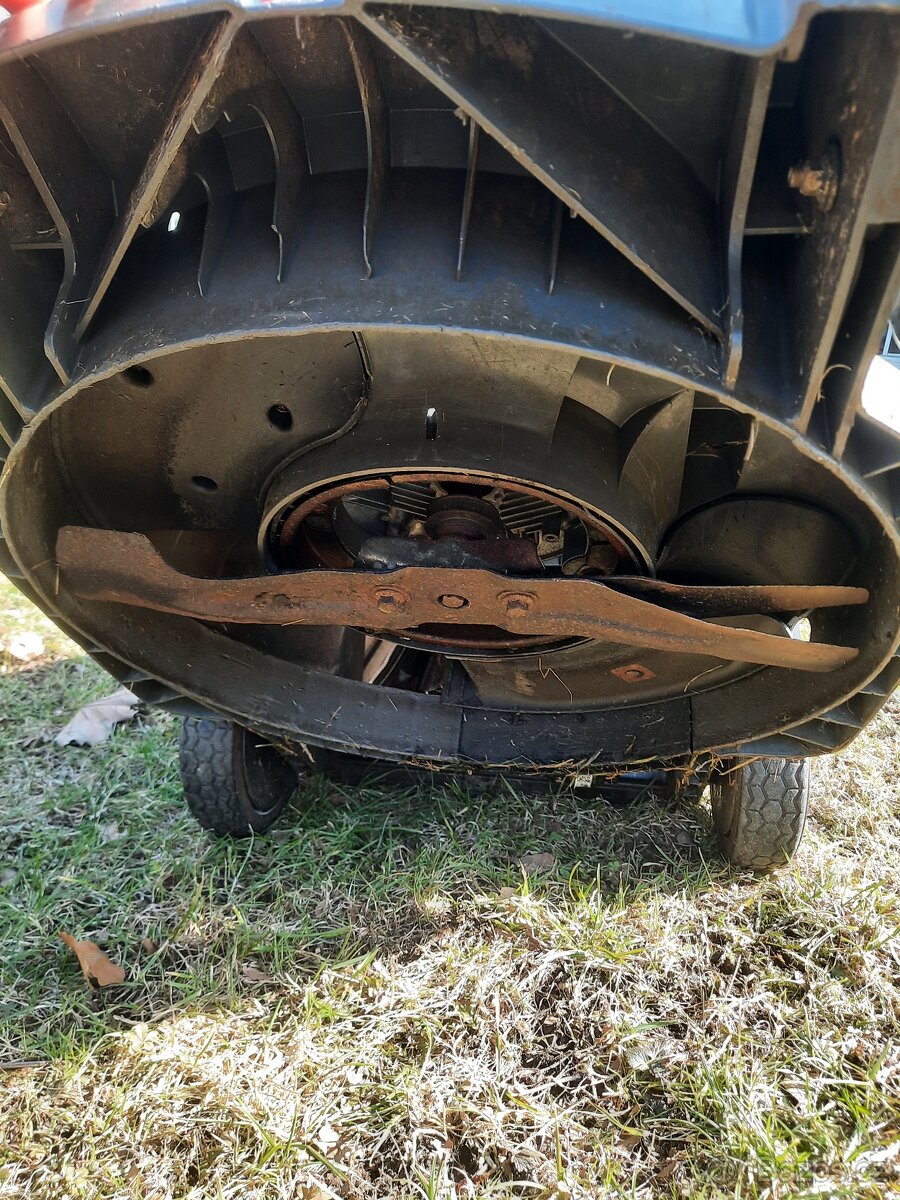 Sekačka Honda HRX 537 - 7