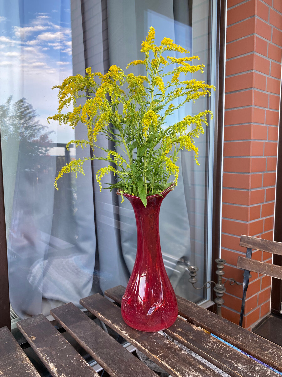 Velká váza 32 cm, červené hutní sklo s bublinkami - 7