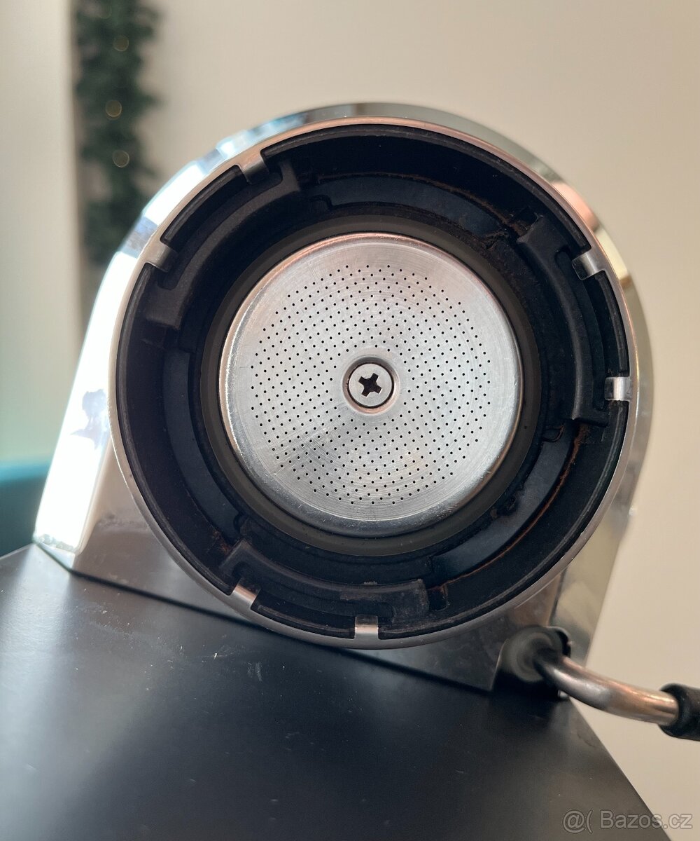 Kávovar DeLonghi Dedica Espresso EC 685.BK - 7