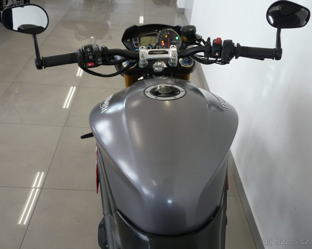 Triumph Speed Triple R 1050 - 7