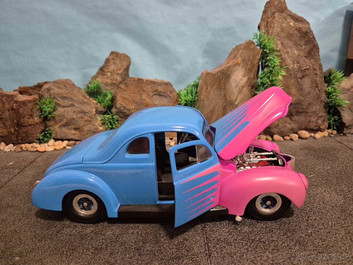 Prodám model 1:18 Ford Deluxe - 7