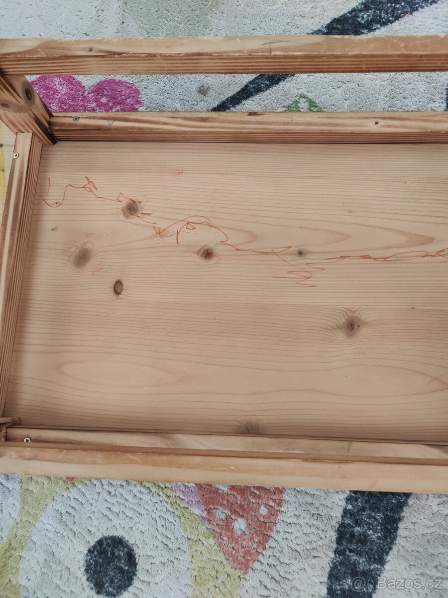 Dětský dřevěný stoleček se židlemi - 7