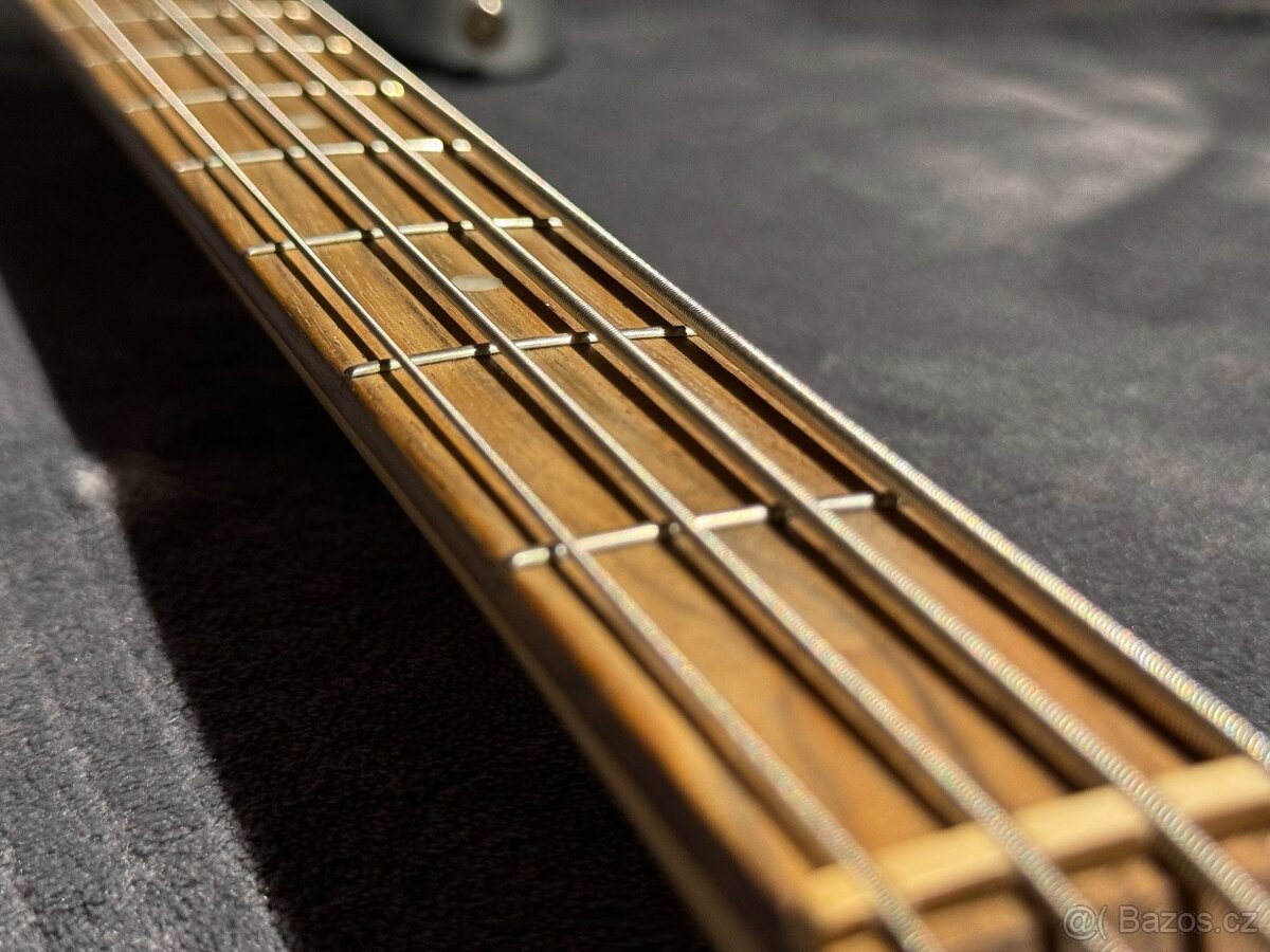 Squier Affinity Jazz Bass - 7