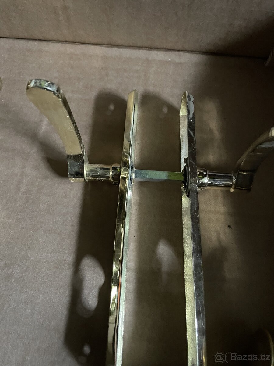 mosazné kliky se štítama - 7