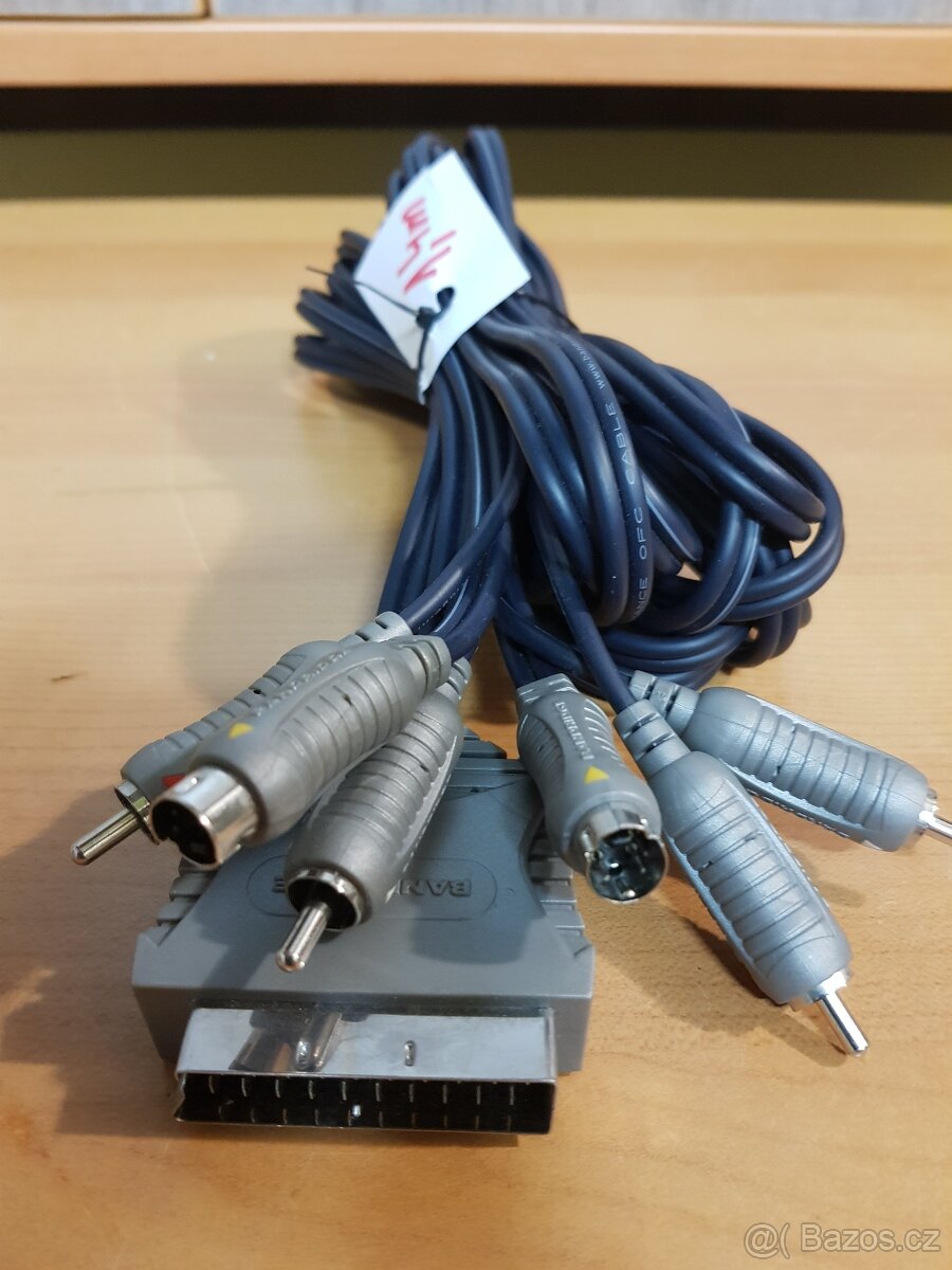 Mix kabelů a propojek - 7