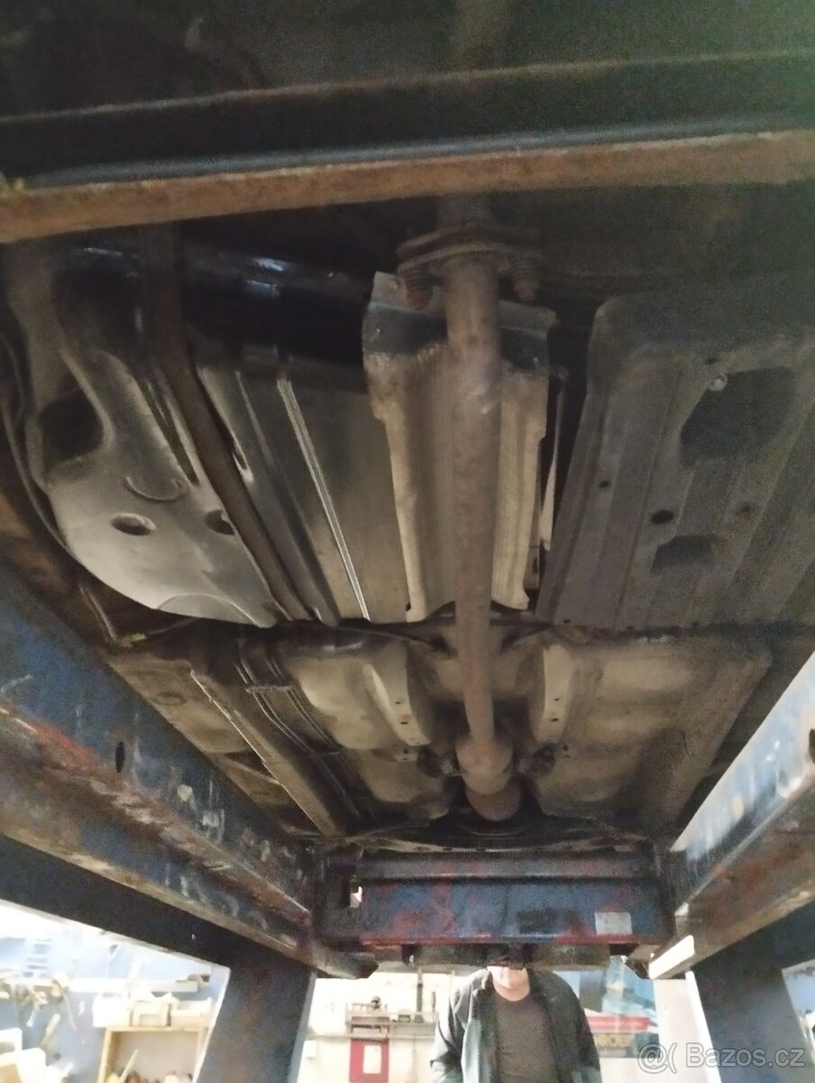 Prodám Toyota Corolla Verso - 7