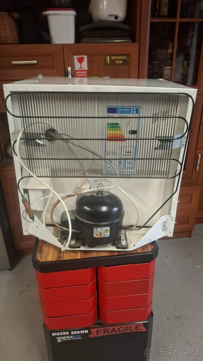 Prodám malou ledničku - 7