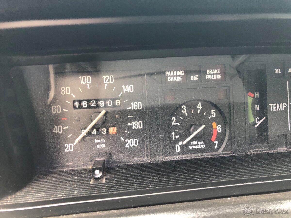 Volvo 262 Coupé Bertone Italia (AUTOMATIC) - 7