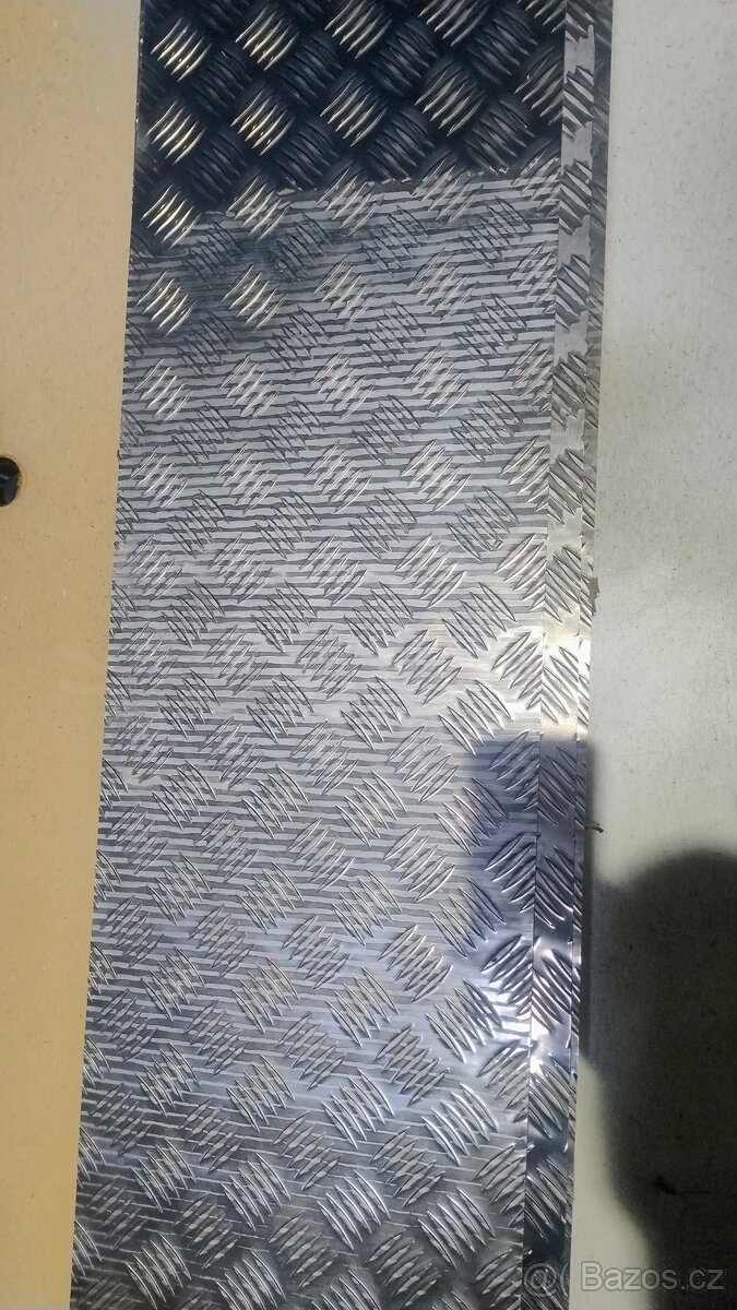 slzičkový strukturovaný protiskluzový hliníkový plech - 7