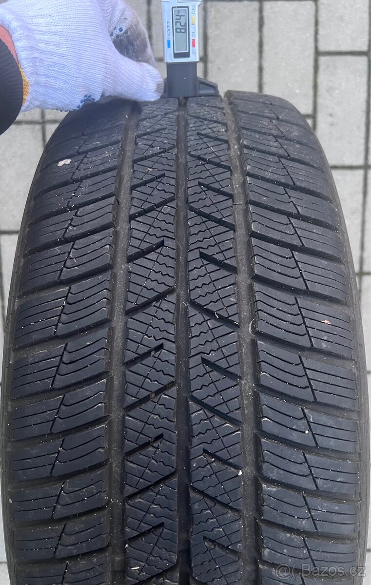 225/40 R19 - 4x zimní Barum 7-8mm - 7