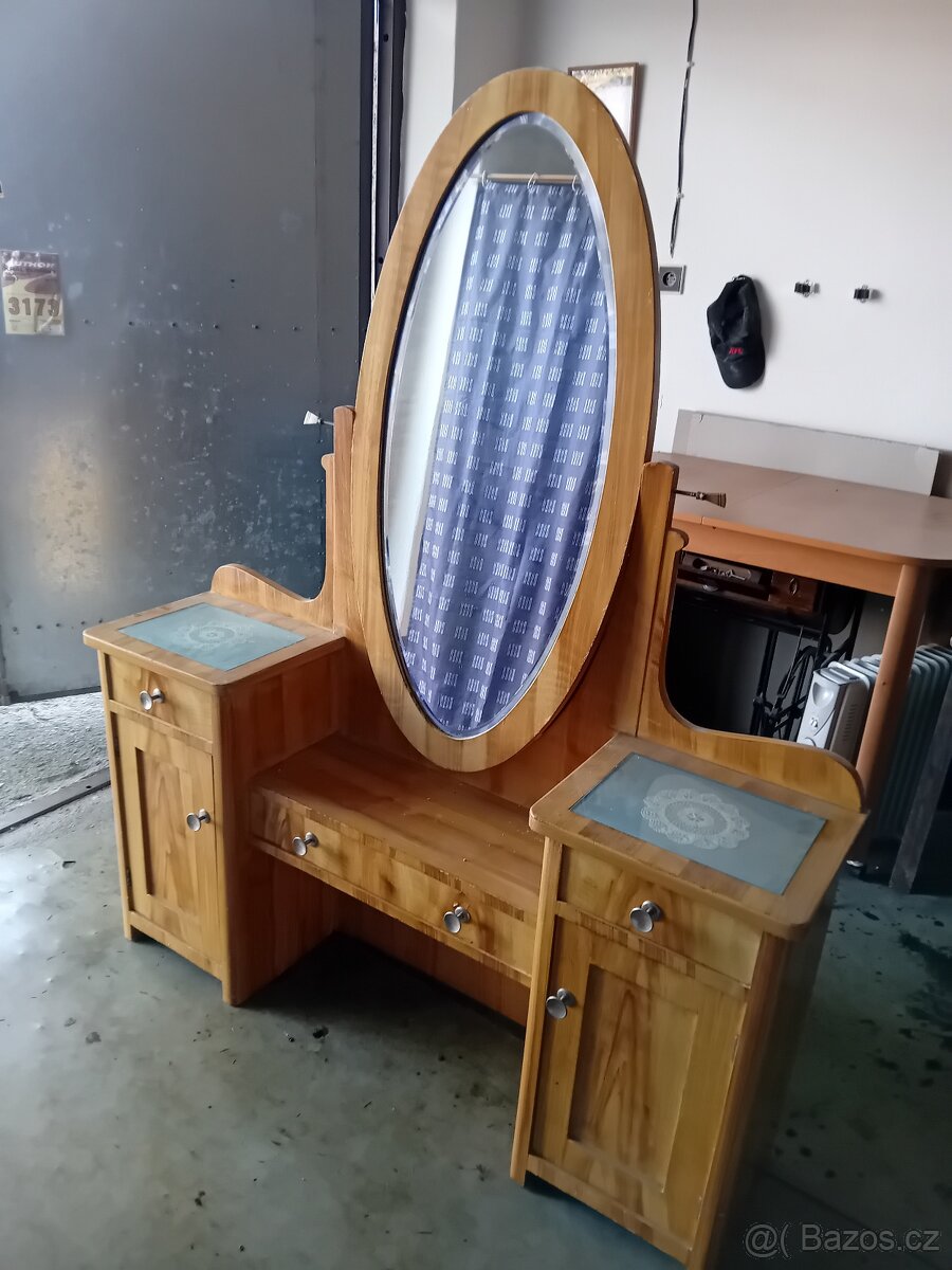 Toaletní stolek - 7