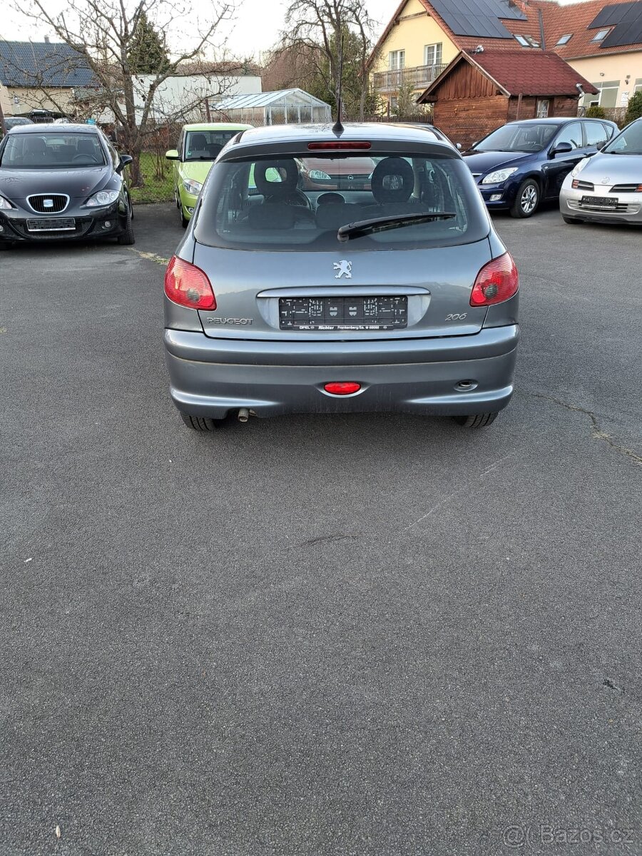 Peugeot 206 1.4 benzín 55kW - 7