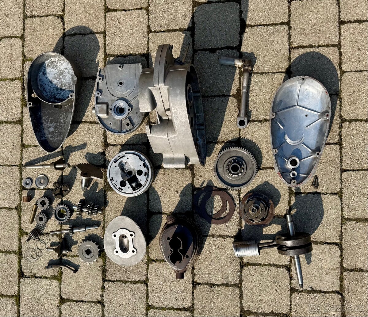 Manet M90 - rozebraný motor - 7