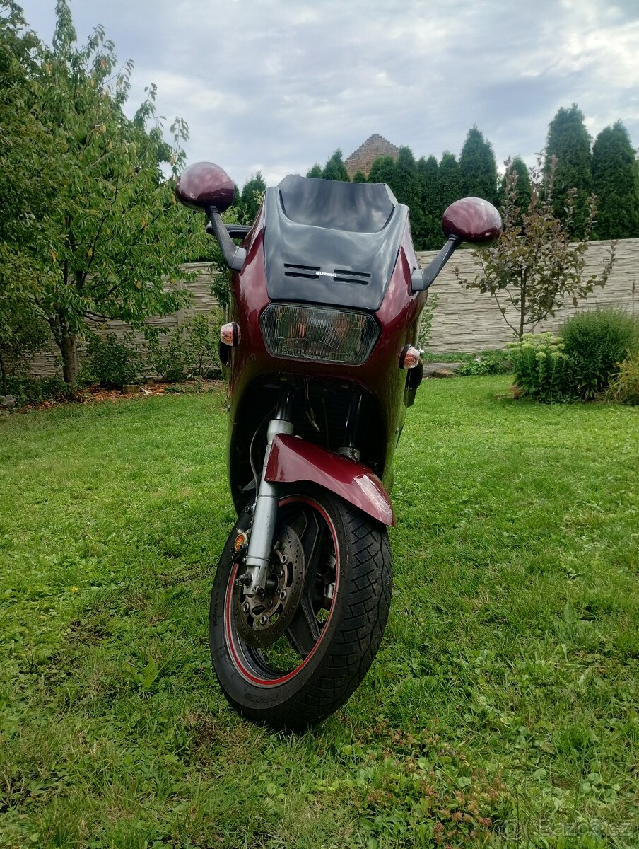 Suzuki GSX 1100F - 7