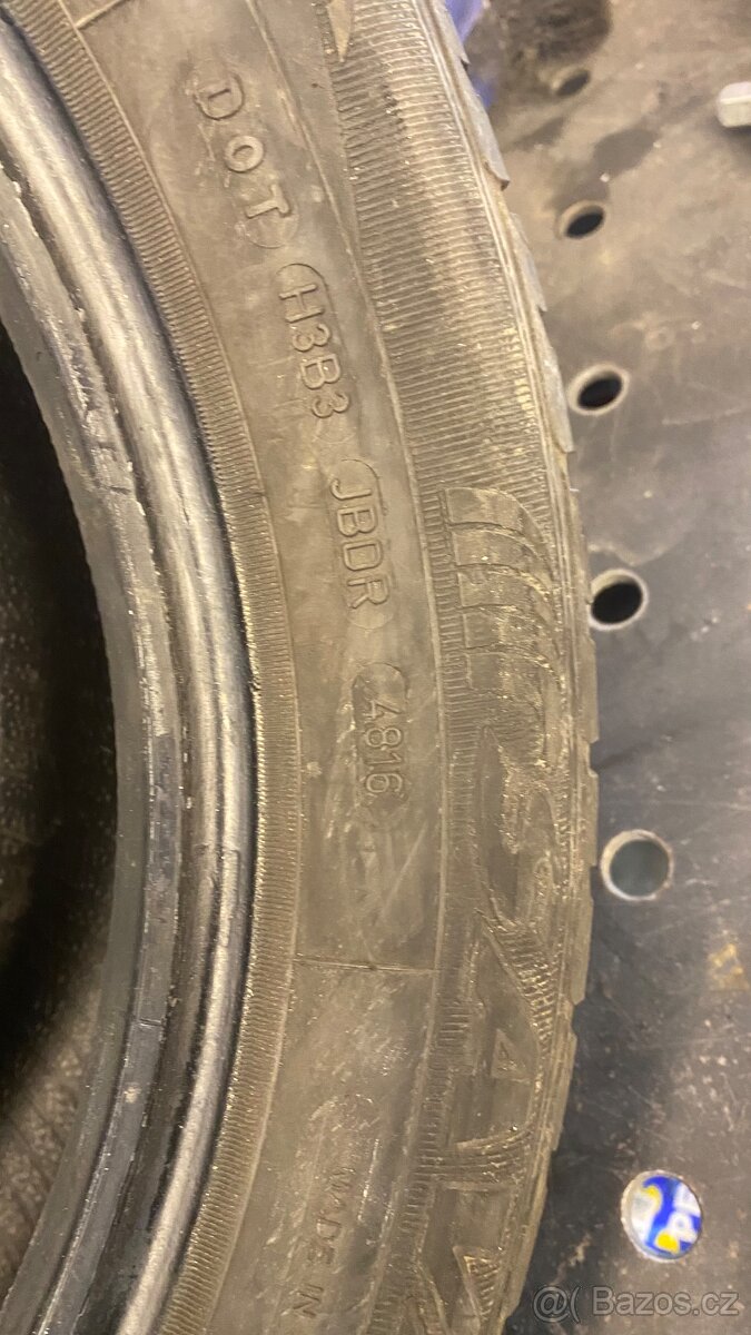 Prodám letní pneu 215/55/16 - 7