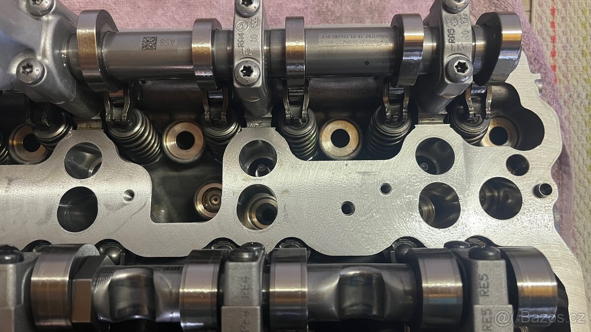 Hlavy motoru BMW N63B44 Twin Turbo - 7