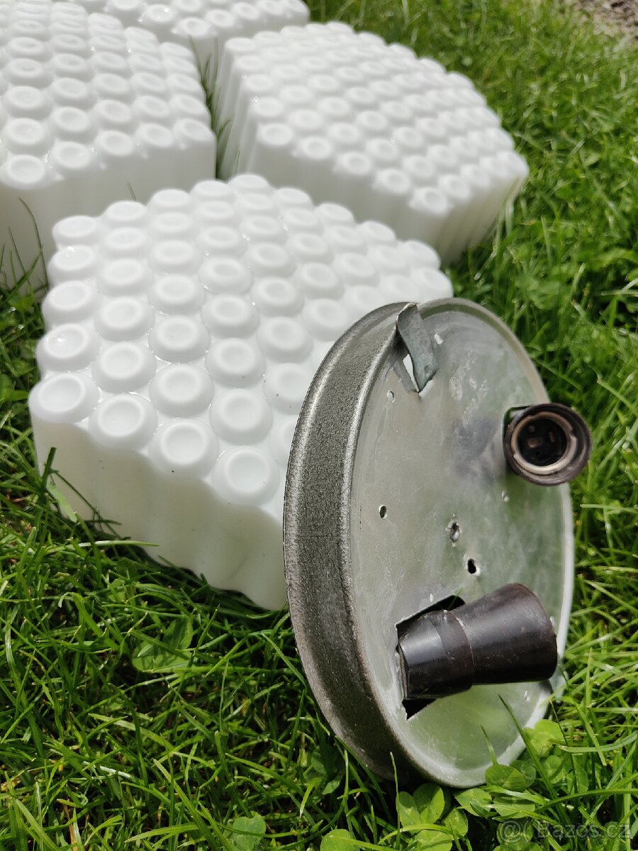 Ivan Jakeš 70 léta stropnice, světlo "včelí plástev" - 7