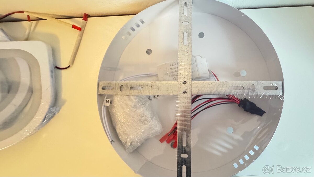 Designové stropní LED svítidlo s motivem okvětních lístků - 7