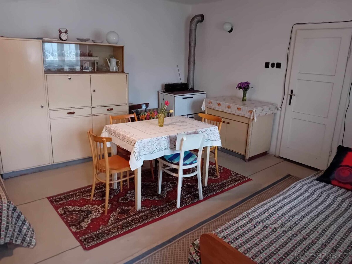 RD se zahradou v obci Litobratřice - 7