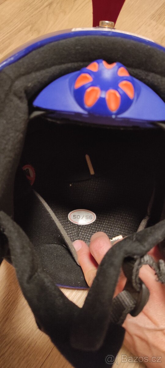 Lyžařská přilba a brýle - 7