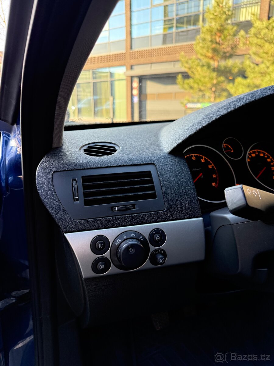 Opel Astra H GTC 1.6 - 7