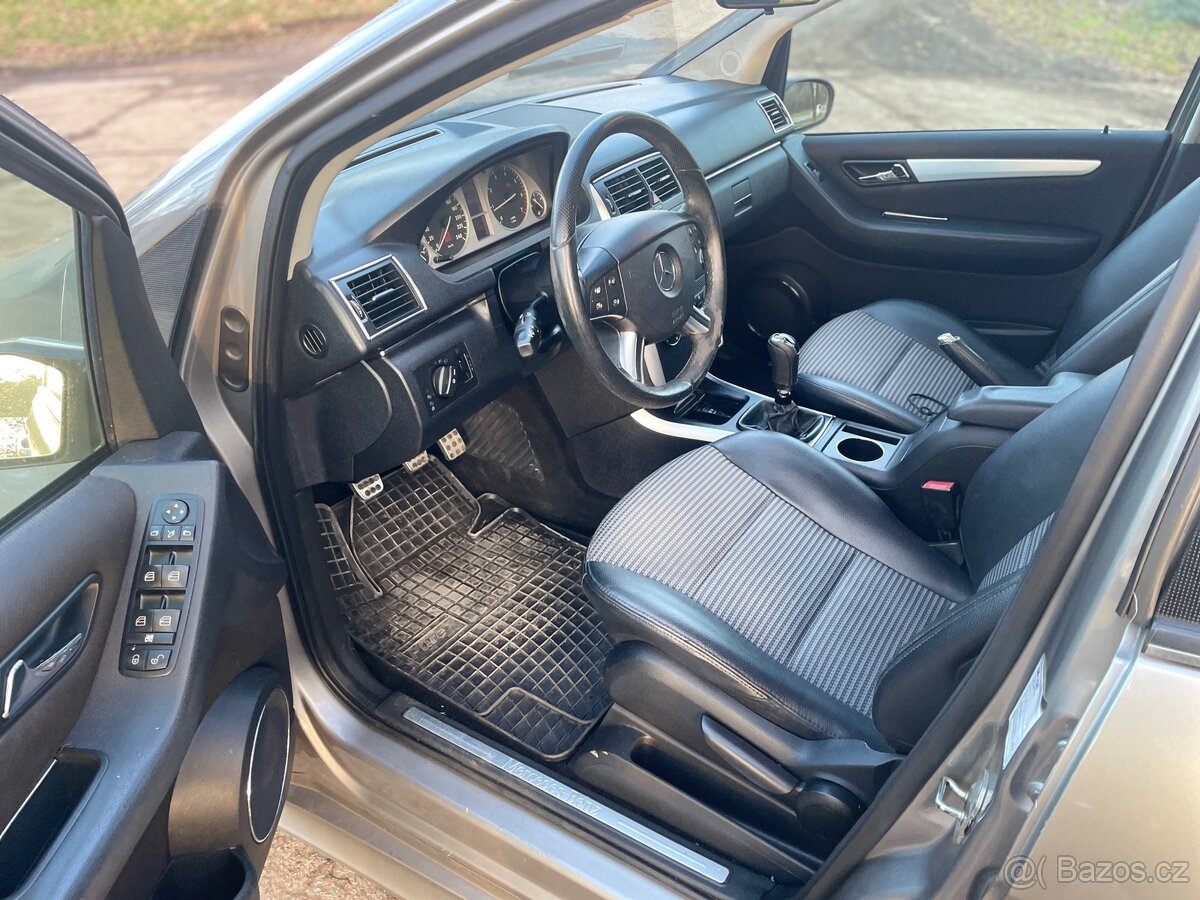 Mercedes Benz b200 - 7