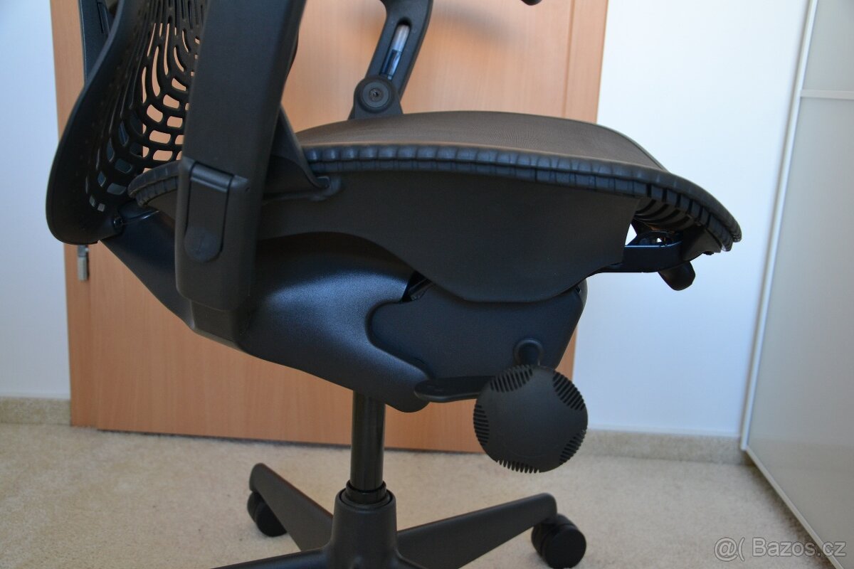 Kancelářská židle Herman Miller Mirra Triflex - 7