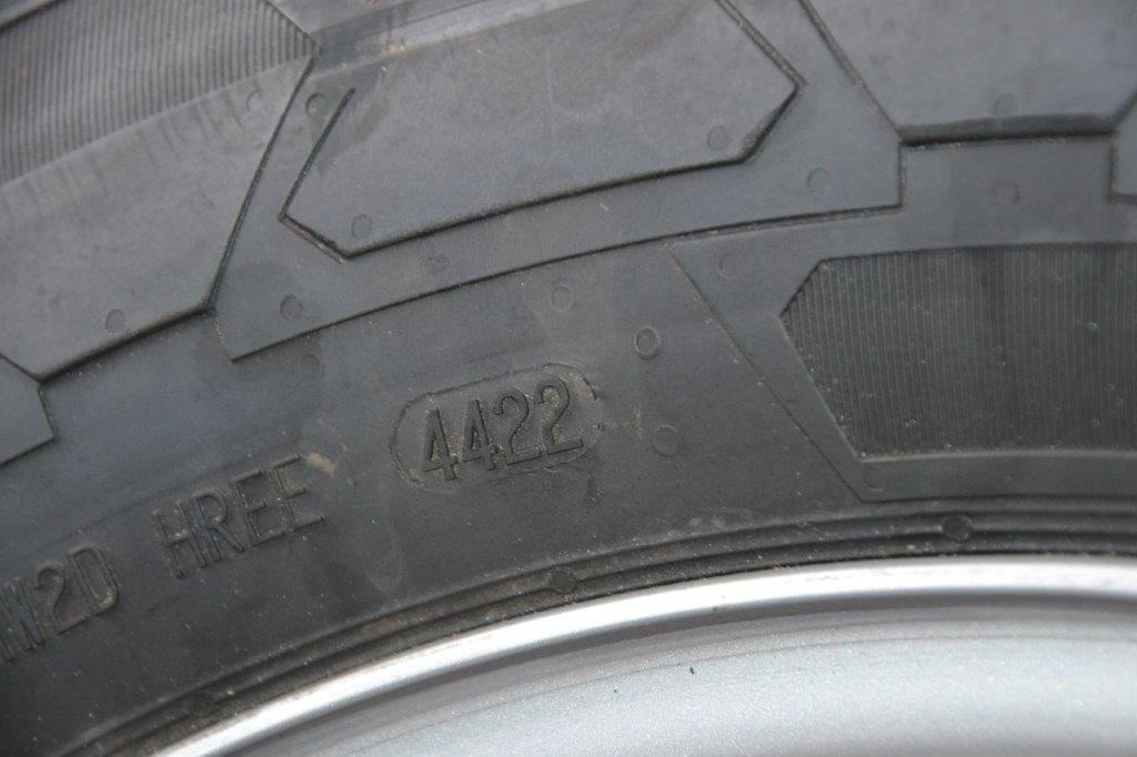 225/65 R16C sada Continental Mercedes Sprinter - 7