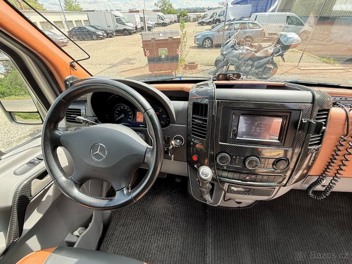 MERCEDES-BENZ SPRINTER 519 - 7