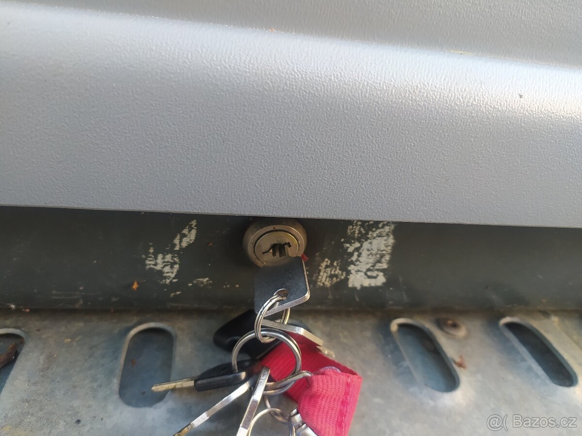 STŘEŠNÍ BOX NA AUTA JETBAG 2000 - 7