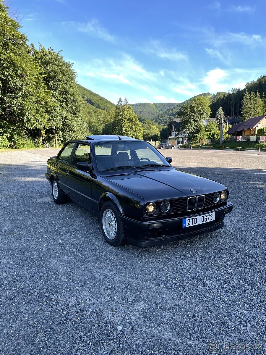 BMW E30 318is - 7